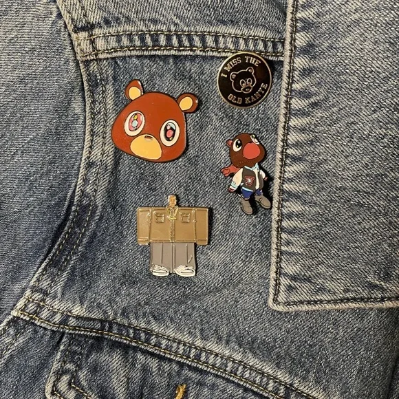 Kanye West Pin - Picture 1 of 9